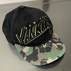 New Era NY Yankees Black and Camouflage  Hat